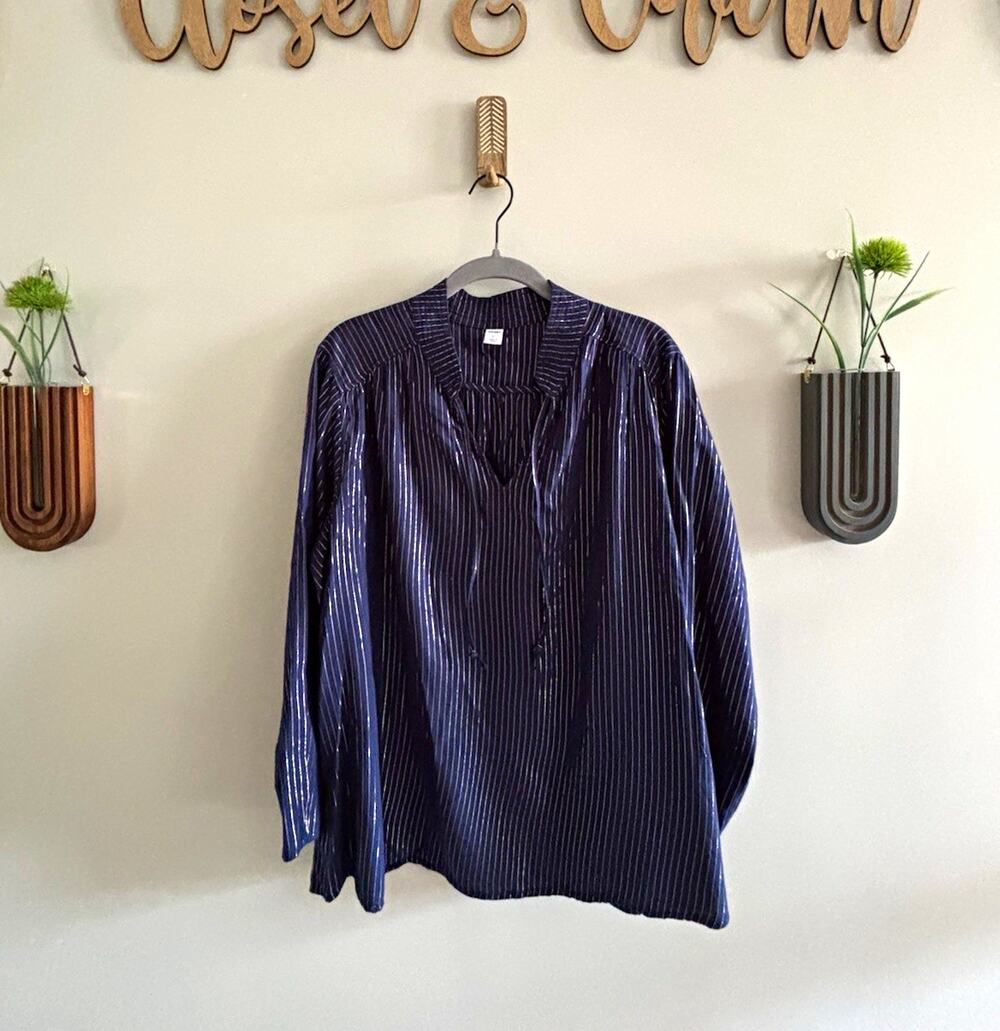 Old Navy Women’s Blouse Size L Navy Blue/White Striped V-Neck Long Sleeve